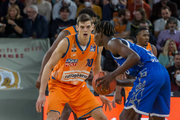 尤其是在大 尤其是在大